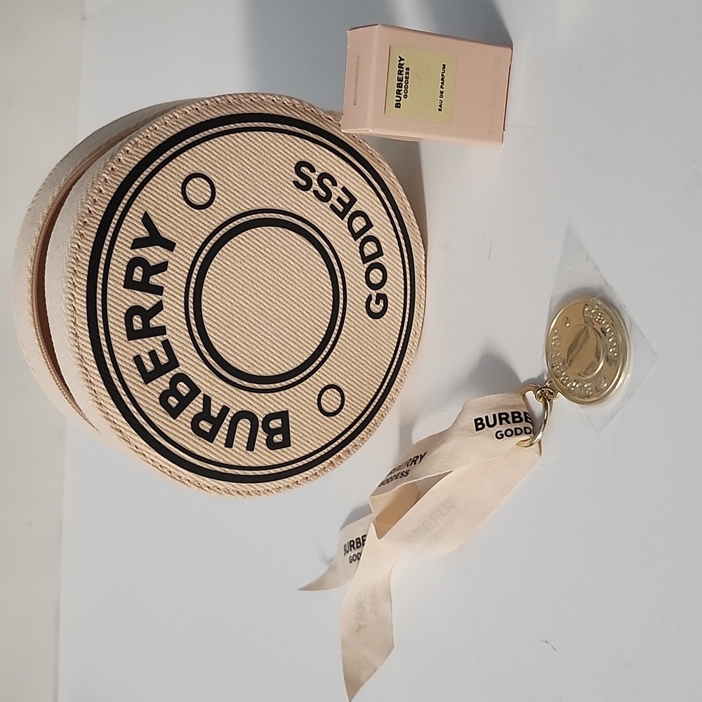 Burberry cosmetic pouch
